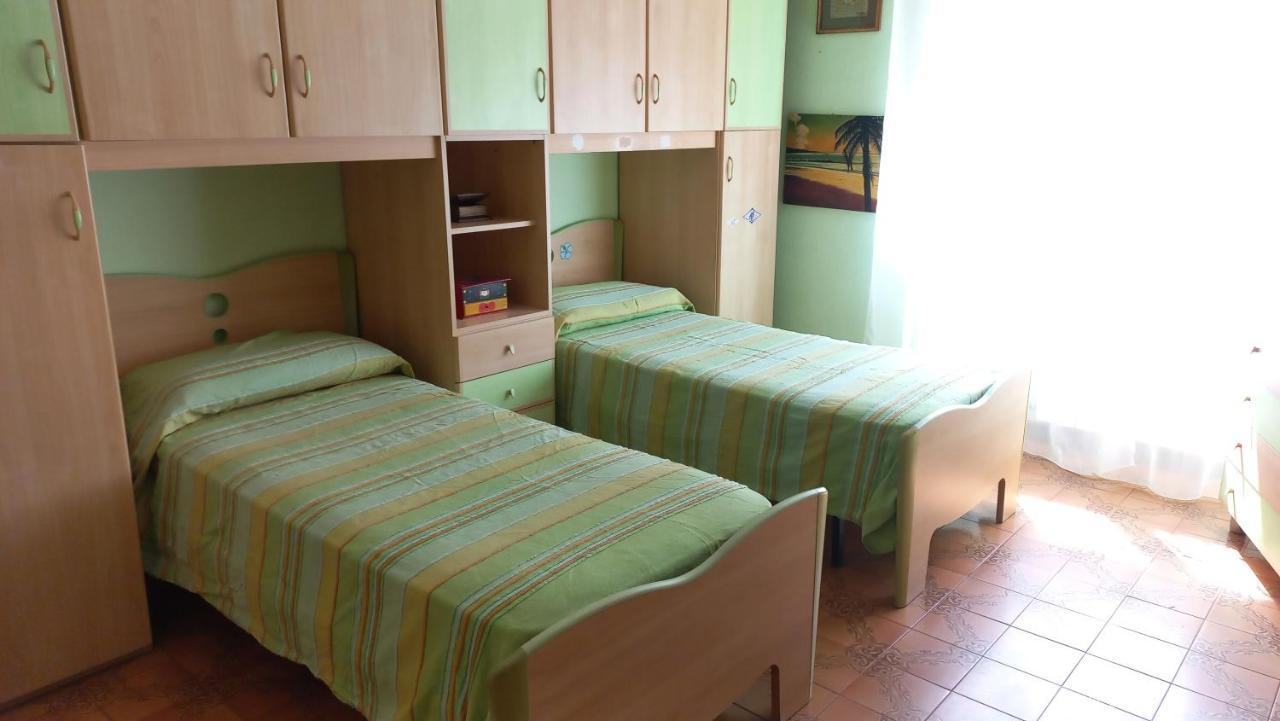 Appartamento Incantevole Al Centro Di Torvaianica Buitenkant foto