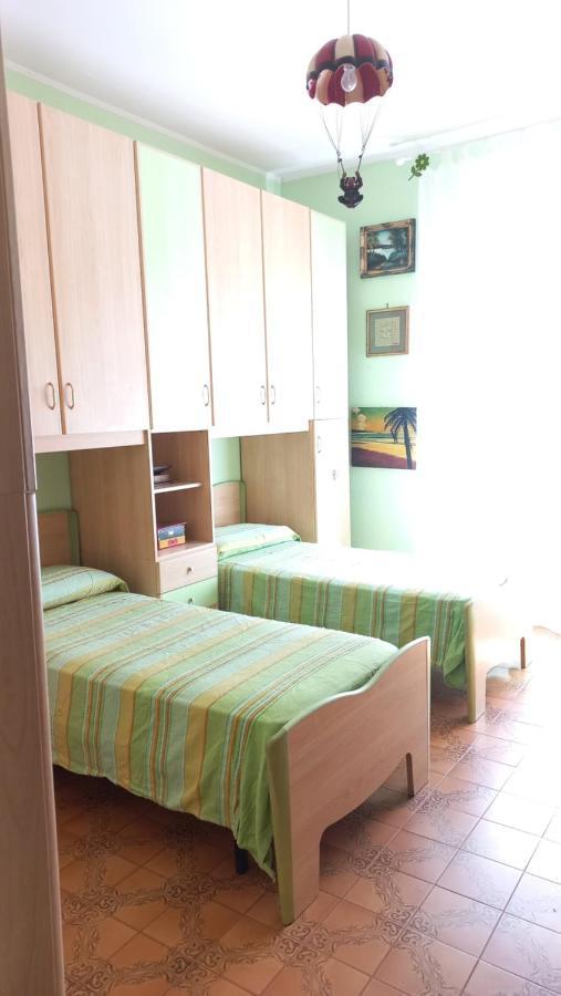 Appartamento Incantevole Al Centro Di Torvaianica Buitenkant foto