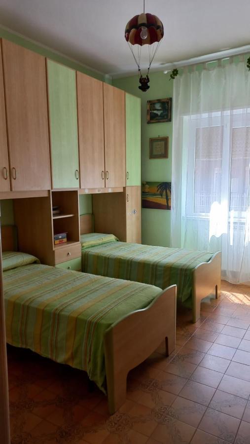 Appartamento Incantevole Al Centro Di Torvaianica Buitenkant foto